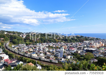 相模灣和湯河原的街道和曲線經過的185系列特快舞者 相模灣和湯河原的街道和曲線經過的185系列特快舞者 73505910
