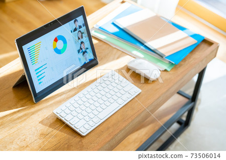 遠程辦公PC矮桌在家工作 遠程辦公PC矮桌在家工作 73506014