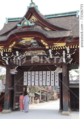 北野天滿宮的重要文化財產“ Sankomon” 73506755
