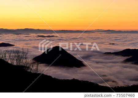 大江山的福知山盆地的雲海 大江山的福知山盆地的雲海 73507460