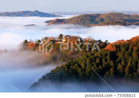 山城在天空5632- 73508815