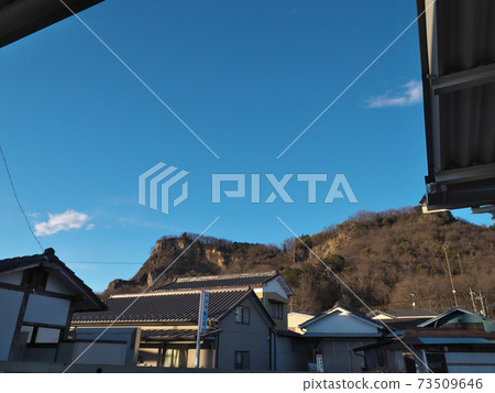 從龍峰線岩峰站眺望岩峰山 從龍峰線岩峰站眺望岩峰山 73509646
