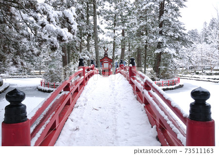 Koyasan Danjo Gyoen,雪蓮池塘和“ Good Girl Ryuosha” Koyasan Danjo Gyoen,雪蓮池塘和“ Good Girl Ryuosha” 73511163