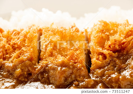 炸豬排咖哩(Hirkatsu咖哩)。 炸豬排咖哩(Hirkatsu咖哩)。 73511247