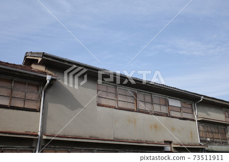 Old and beautiful Japanese building 73511911