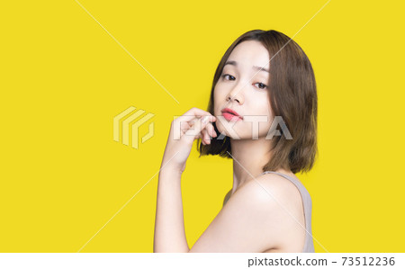 Women's beauty image Skin care Cosmetic whitening face 73512236