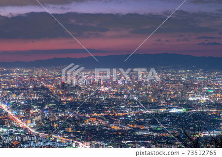 《大阪府》大阪市中心的夜景和全景 《大阪府》大阪市中心的夜景和全景 73512765