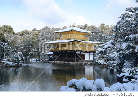 京都金閣寺的冬景 京都金閣寺的冬景 73513193