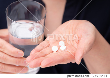 Women taking OTC, OTC-like drugs, overdose 73513411