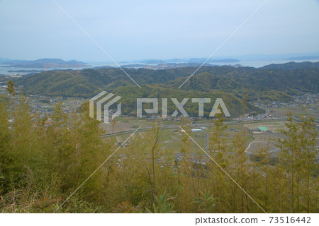 Tamano City and the Seto Inland Sea seen from the summit of Tsuneyama, Tamano City, Okayama Prefecture Tamano City and the Seto Inland Sea seen from the summit of Tsuneyama, Tamano City, Okayama Prefecture 73516442