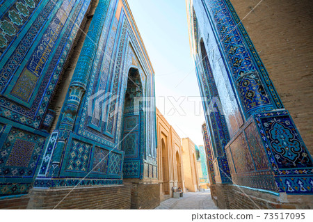 Shahi Zinda 73517095