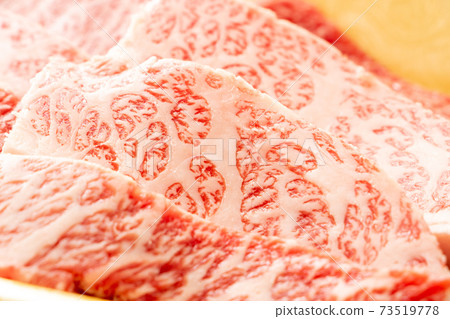 牛肉（用於烤肉）。據說在卡爾維有一種罕見的“三角玫瑰”。 73519778