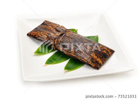 丁幼羊用竹皮包裹 73521031