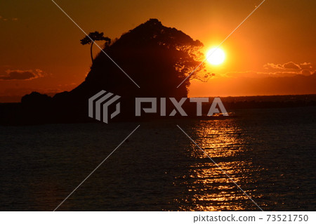 Atsurihama sunset 73521750