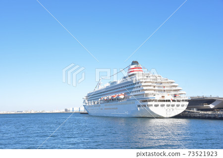 Asuka II (at anchor, fine weather) Asuka II (at anchor, fine weather) 73521923