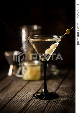 Gibson alcohol cocktail Gibson alcohol cocktail 73526921