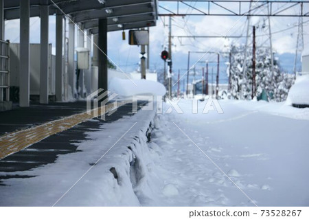 地鐵500石站埋在雪中 地鐵500石站埋在雪中 73528267