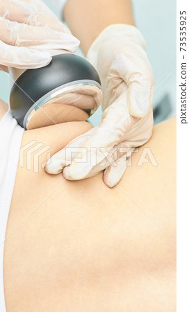 Cavitation rf body treatment. Female ultra sound lipo machine. Spa contouring 73535925