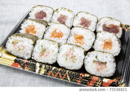 Delicious seaweed roll Delicious seaweed roll 73536921