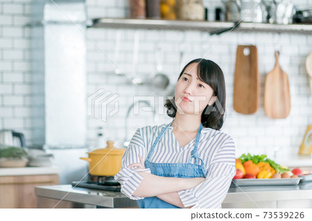 Worried housewife 73539226