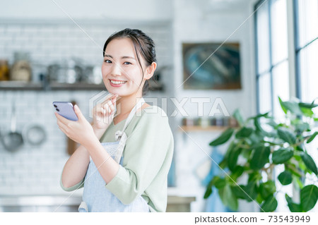 Husband and housewife Husband and housewife 73543949