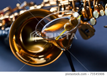 martini and sax 73545906