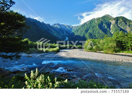 信州上高地夏日風景 信州上高地夏日風景 73557189