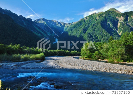 信州上高地夏日風景 信州上高地夏日風景 73557190