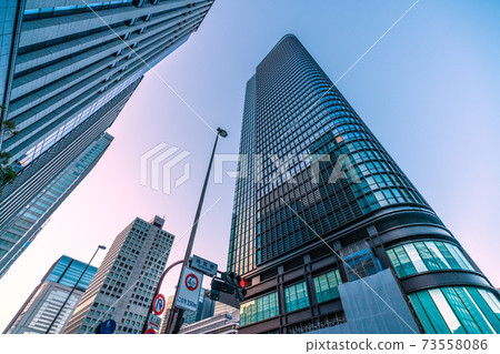 A skyscraper that appeared after cutting the skyscraper in front of the "Kurefubashi" intersection in Tokyo, Japan A skyscraper that appeared after cutting the skyscraper in front of the "Kurefubashi" intersection in Tokyo, Japan 73558086