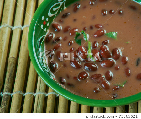 Kidney Beans in Coconut Sauce Kidney Beans in Coconut Sauce 73565621