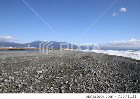 從富士河口看到的愛鷹山 從富士河口看到的愛鷹山 73571131