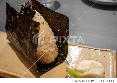 Rice ball of kelp 73574433