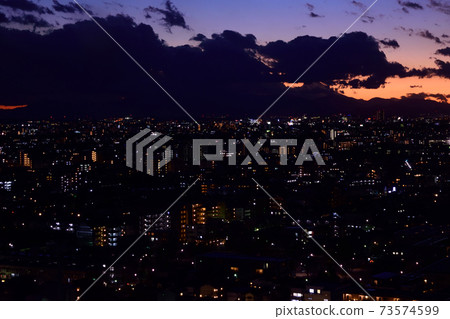 練馬區政府the望室的夜景 73574599