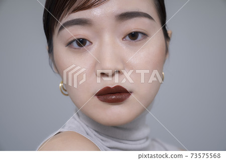 Cool makeup female portrait 73575568