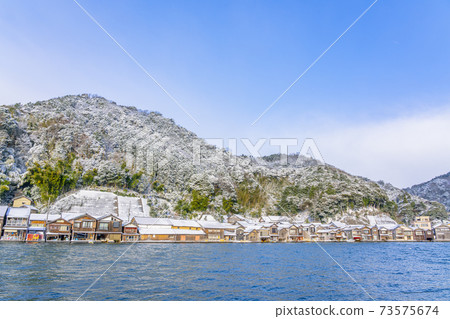 京都伊根船屋（冬季） 73575674