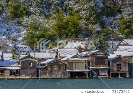 Boathouses of Ine, Kyoto (winter) Boathouses of Ine, Kyoto (winter) 73575705