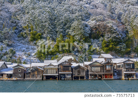 Boathouses of Ine, Kyoto (winter) 73575713