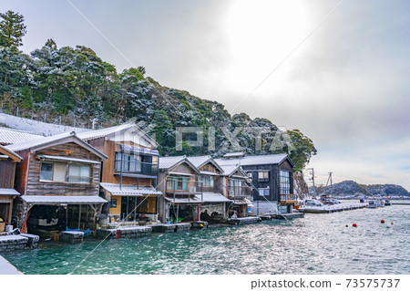 Boathouses of Ine, Kyoto (winter) Boathouses of Ine, Kyoto (winter) 73575737