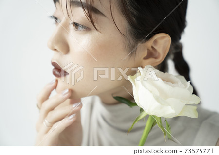 花和女人肖像 73575771