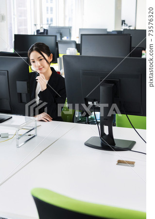 One person comes to work One person comes to work 73576320