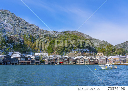 Boathouses of Ine, Kyoto (winter) Boathouses of Ine, Kyoto (winter) 73576498
