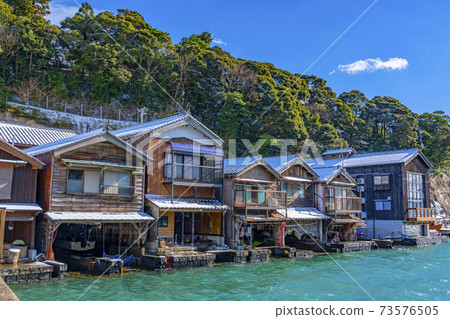 Boathouses of Ine, Kyoto (winter) 73576505