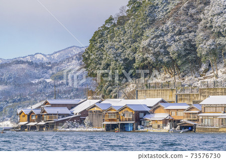 Kyoto Ine Bay scenery (winter) 73576730