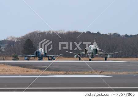 Air Self-Defense Force RF-4E Phantom II Runway approach Air Self-Defense Force RF-4E Phantom II Runway approach 73577806