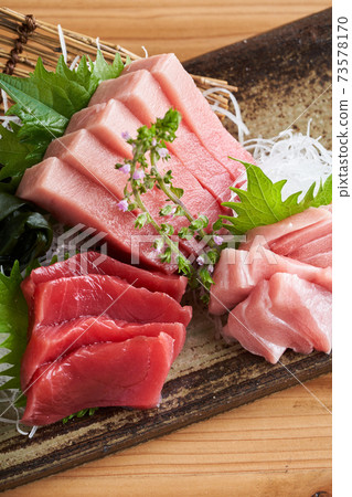 Three kinds of tuna, medium fatty tuna, large fatty tuna, and lean meat Three kinds of tuna, medium fatty tuna, large fatty tuna, and lean meat 73578170
