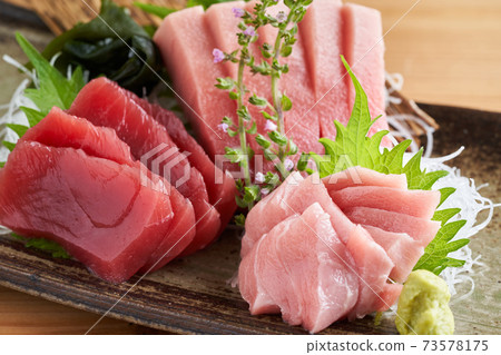 Three kinds of tuna, medium fatty tuna, large fatty tuna, and lean meat Three kinds of tuna, medium fatty tuna, large fatty tuna, and lean meat 73578175