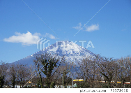 Mt. Fuji with little snow (view from the Ashigara service area down line) Mt. Fuji with little snow (view from the Ashigara service area down line) 73578628