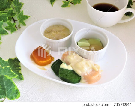 Delicious and easy-to-eat mousse long-term care food 73578944