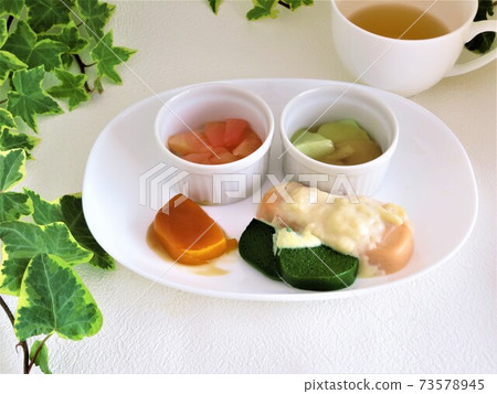 美味又好吃的慕斯長期護理食品 73578945