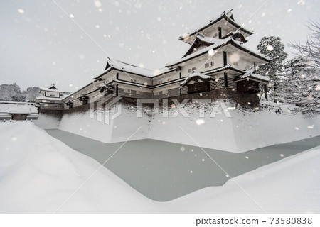 Kanazawa Castle where snow dances Kanazawa Castle where snow dances 73580838
